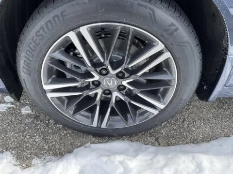 More photos of 2026 Acura MDX w/Advance Package at Jay Wolfe Acura, MO