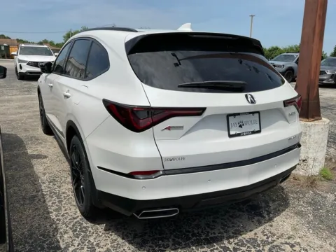 More photos of 2026 Acura MDX w/A-Spec Advance Package at Jay Wolfe Acura, MO