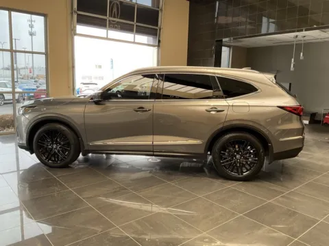 More photos of 2023 Acura MDX w/Advance Package at Jay Wolfe Acura, MO