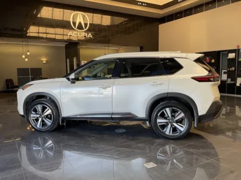 More photos of 2023 Nissan Rogue SL at Jay Wolfe Acura, MO
