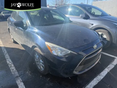 Gray 2018 Toyota Yaris iA for sale in Kansas City, MO