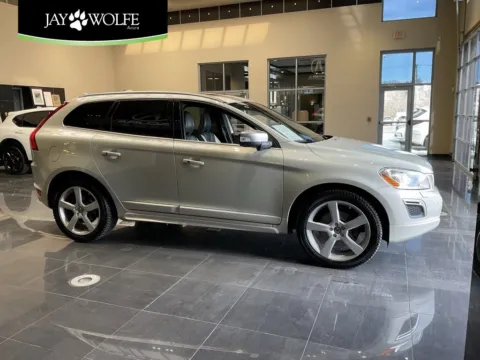 Green 2013 Volvo XC60 T6 R-Design for sale in Kansas City, MO