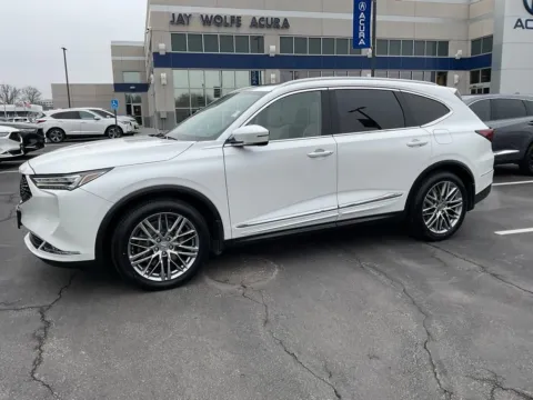 More photos of 2022 Acura MDX w/Advance Package at Jay Wolfe Acura, MO