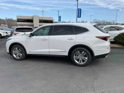 More photos of 2026 Acura MDX at Jay Wolfe Acura, MO