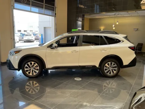 More photos of 2020 Subaru Outback Premium at Jay Wolfe Acura, MO