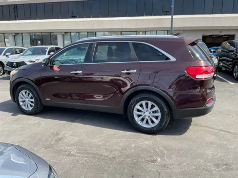 More photos of 2016 Kia Sorento LX at Jay Wolfe Acura, MO