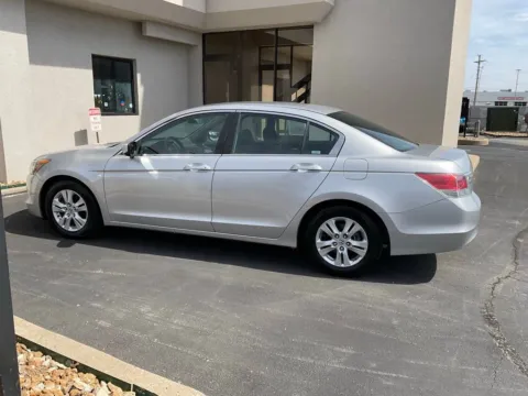 More photos of 2010 Honda Accord Sdn LX-P at Jay Wolfe Acura, MO