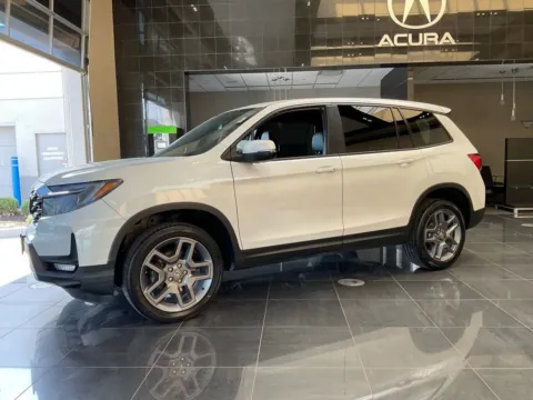 More photos of 2023 Honda Passport EX-L at Jay Wolfe Acura, MO