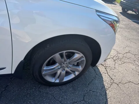 More photos of 2019 Acura RDX w/Advance Pkg at Jay Wolfe Acura, MO