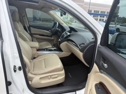 More photos of 2014 Acura MDX Tech/Entertainment Pkg at Jay Wolfe Acura, MO