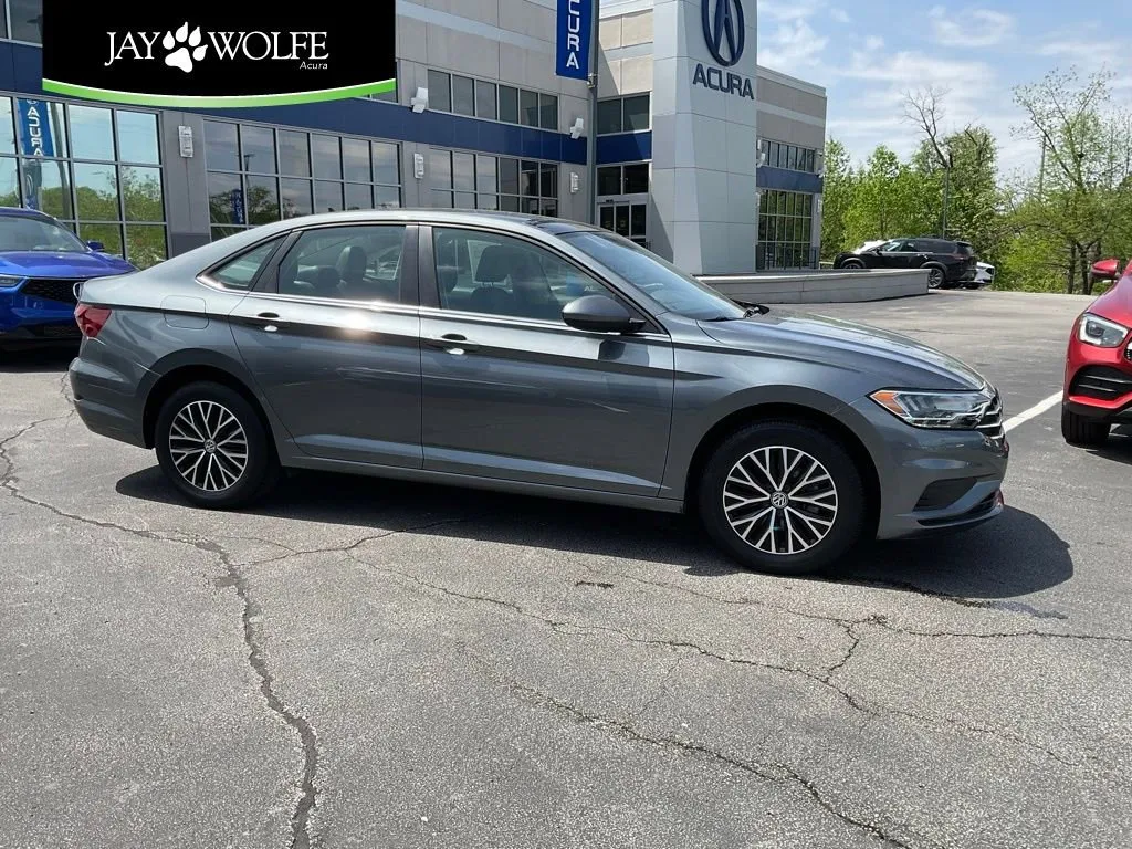 Gray 2020 Volkswagen Jetta 1.4T SE for sale in Kansas City, MO