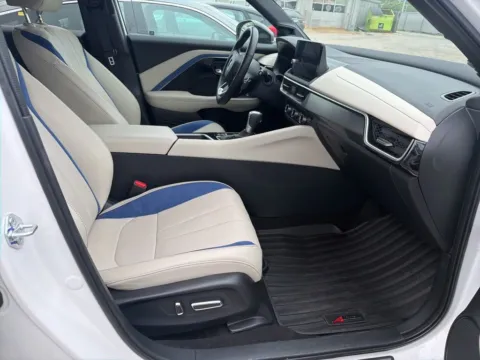 More photos of 2025 Acura ADX w/A-Spec Advance Package at Jay Wolfe Acura, MO