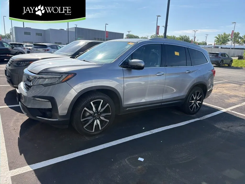 Silver 2019 Honda Pilot Elite for sale in Kansas City, MO