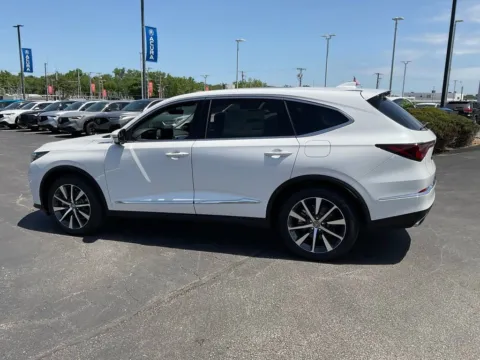 More photos of 2026 Acura MDX w/Technology Package at Jay Wolfe Acura, MO