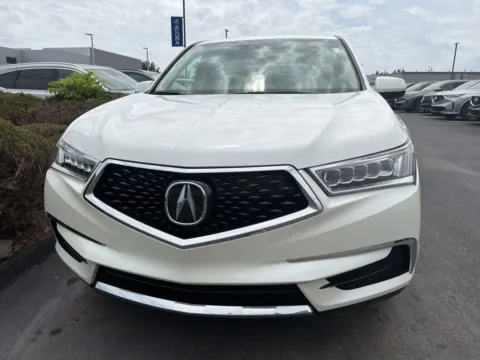 Photos of 2017 Acura MDX w/Technology Pkg for sale in Kansas City, MO at Jay Wolfe Acura