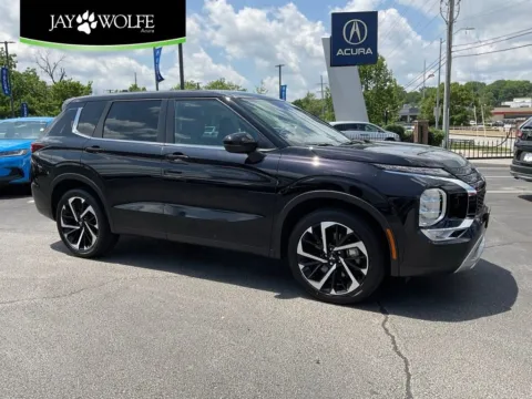 Black 2023 Mitsubishi Outlander SE for sale in Kansas City, MO
