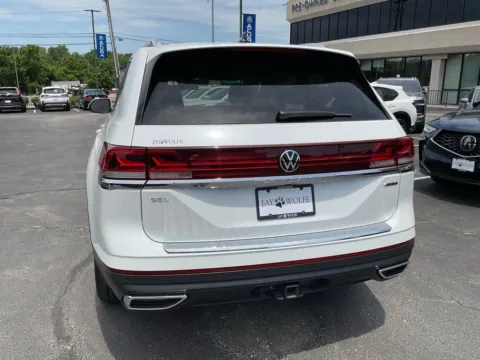 More photos of 2024 Volkswagen Atlas 2.0T SEL at Jay Wolfe Acura, MO