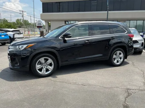 Another view of 2017 Toyota Highlander Limited for sale in Kansas City, MO at Jay Wolfe Acura
