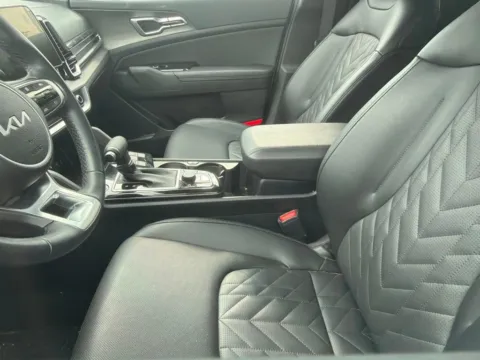 More photos of 2024 Kia Sportage X-Line at Jay Wolfe Acura, MO