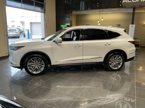 More photos of 2024 Acura MDX w/Advance Package at Jay Wolfe Acura, MO