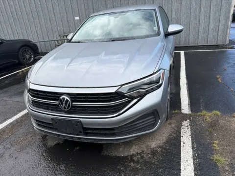 Photos of 2024 Volkswagen Jetta SE for sale in Kansas City, MO at Jay Wolfe Acura