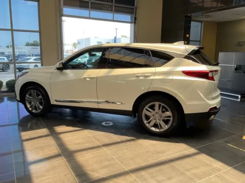 More photos of 2019 Acura RDX w/Advance Pkg at Jay Wolfe Acura, MO
