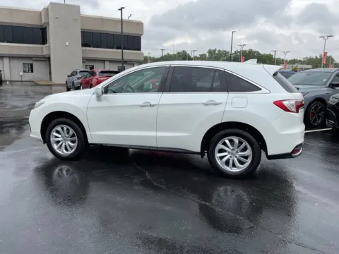 More photos of 2017 Acura RDX at Jay Wolfe Acura, MO