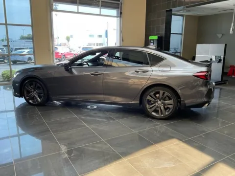 More photos of 2022 Acura TLX w/A-Spec Package at Jay Wolfe Acura, MO
