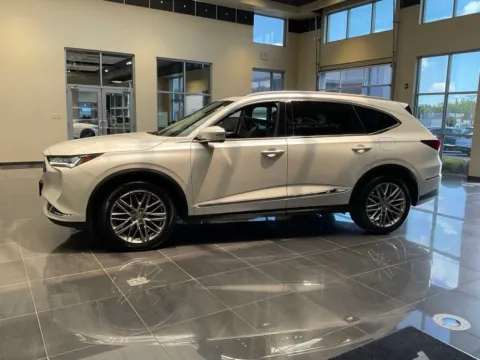 More photos of 2023 Acura MDX w/Advance Package at Jay Wolfe Acura, MO