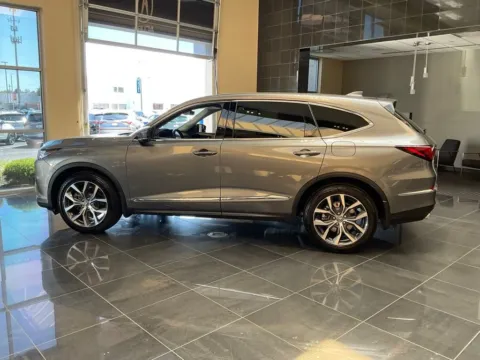 More photos of 2024 Acura MDX w/Technology Package at Jay Wolfe Acura, MO