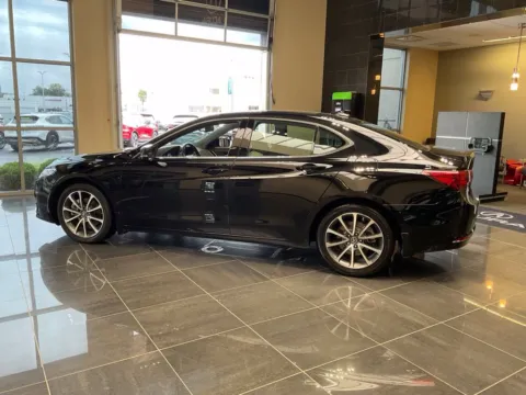 More photos of 2015 Acura TLX V6 at Jay Wolfe Acura, MO