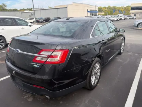 More photos of 2013 Ford Taurus Limited at Jay Wolfe Acura, MO