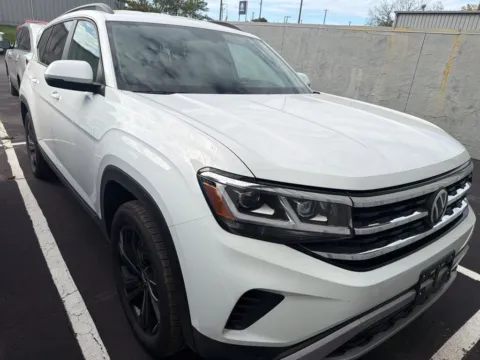 Photos of 2023 Volkswagen Atlas 3.6L V6 SE w/Technology for sale in Kansas City, MO at Jay Wolfe Acura