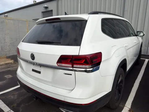 More photos of 2023 Volkswagen Atlas 3.6L V6 SE w/Technology at Jay Wolfe Acura, MO