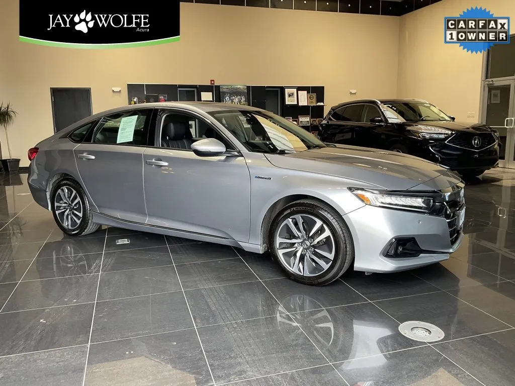 Silver 2022 Honda Accord Hybrid EX-L for sale in Kansas City, MO