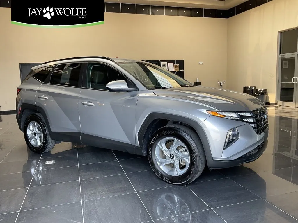 Silver 2023 Hyundai Tucson SEL for sale in Kansas City, MO