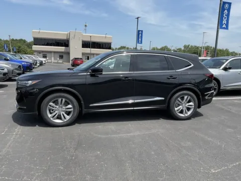 More photos of 2025 Acura MDX at Jay Wolfe Acura, MO
