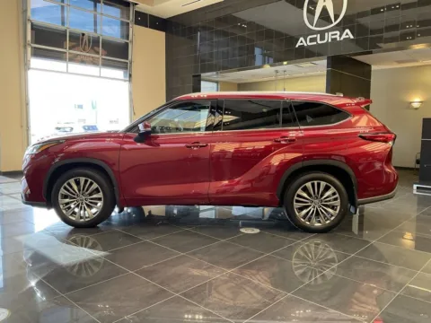 More photos of 2021 Toyota Highlander Platinum at Jay Wolfe Acura, MO