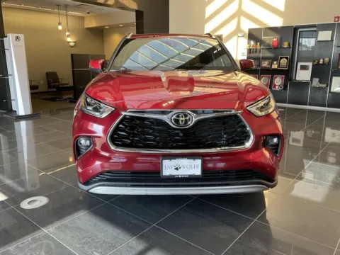 Photos of 2021 Toyota Highlander Platinum for sale in Kansas City, MO at Jay Wolfe Acura