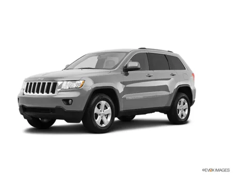 Silver 2013 Jeep Grand Cherokee Laredo for sale in Kansas City, MO