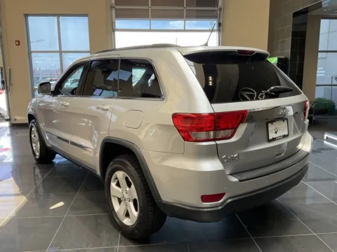 More photos of 2013 Jeep Grand Cherokee Laredo at Jay Wolfe Acura, MO