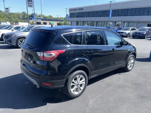 More photos of 2017 Ford Escape SE at Jay Wolfe Acura, MO