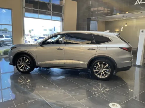 More photos of 2025 Acura MDX w/Technology Package at Jay Wolfe Acura, MO