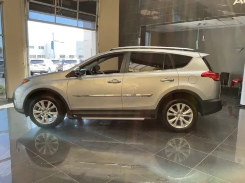 More photos of 2014 Toyota RAV4 Limited at Jay Wolfe Acura, MO