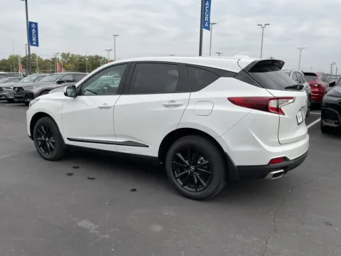 More photos of 2025 Acura RDX at Jay Wolfe Acura, MO