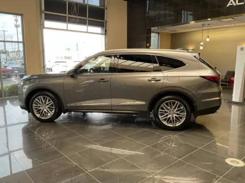 More photos of 2023 Acura MDX w/Advance Package at Jay Wolfe Acura, MO