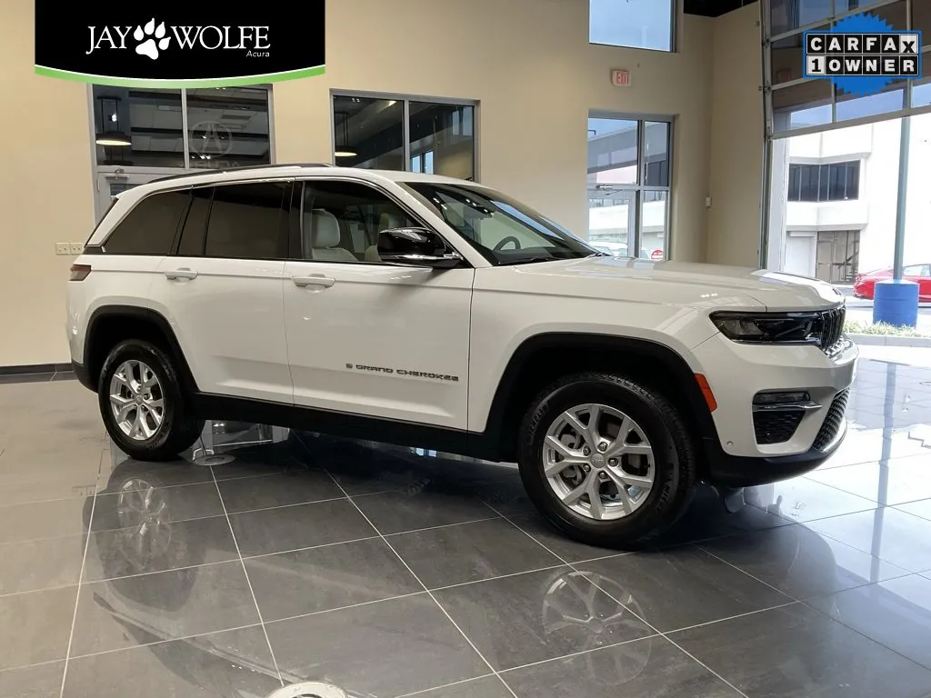 White 2023 Jeep Grand Cherokee Limited for sale in Kansas City, MO
