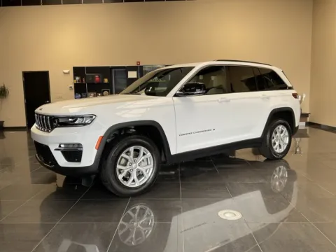 Another view of 2023 Jeep Grand Cherokee Limited for sale in Kansas City, MO at Jay Wolfe Acura