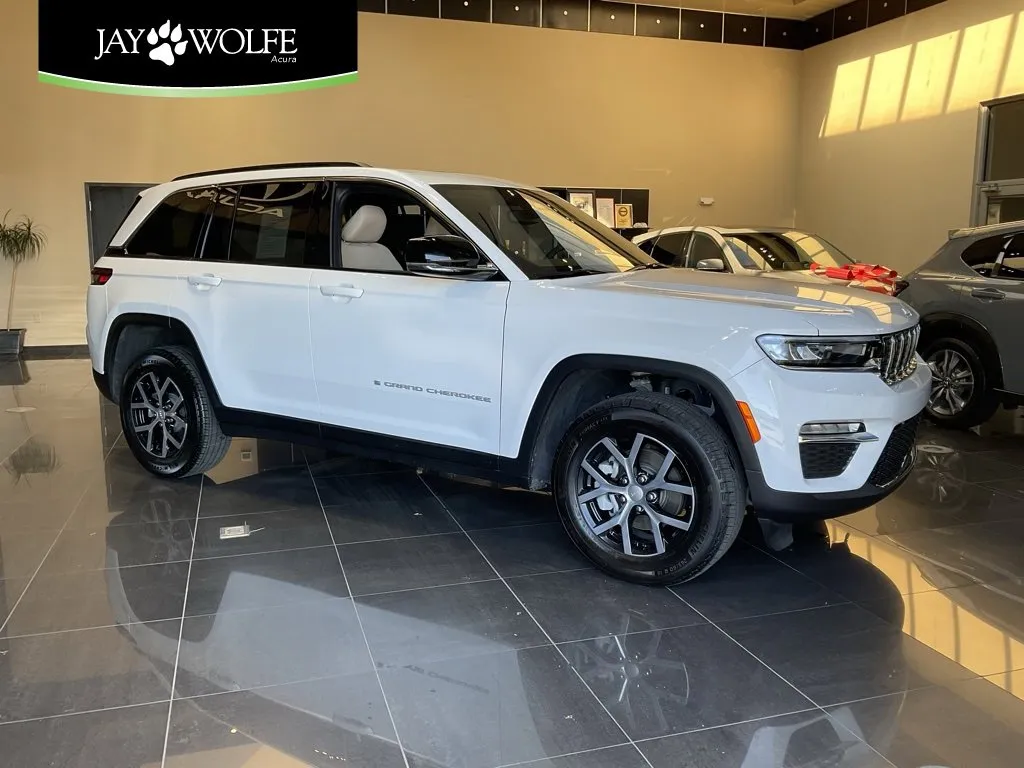 White 2024 Jeep Grand Cherokee Limited for sale in Kansas City, MO