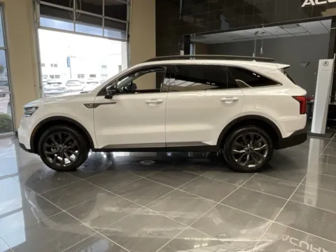 More photos of 2023 Kia Sorento X-Line SX Prestige at Jay Wolfe Acura, MO